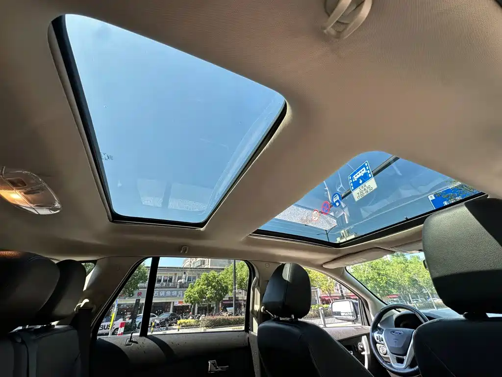 Ford Edge (Import) — миниатюра 9