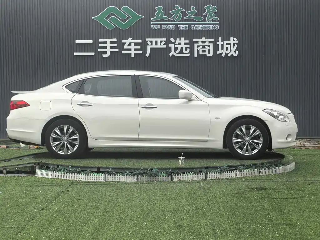 Infiniti M — миниатюра 4