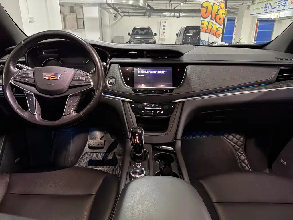 CADILLAC XT5