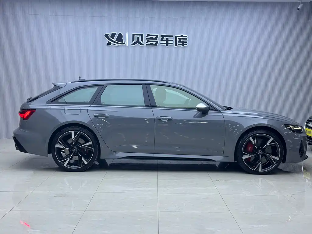 AUDI  RS 6