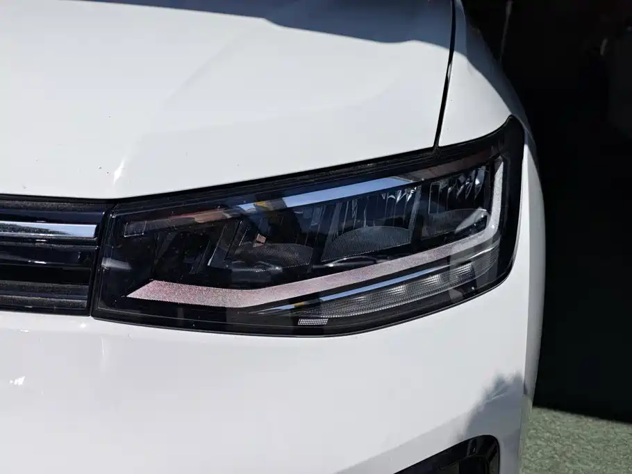 Volkswagen Tharu — миниатюра 5