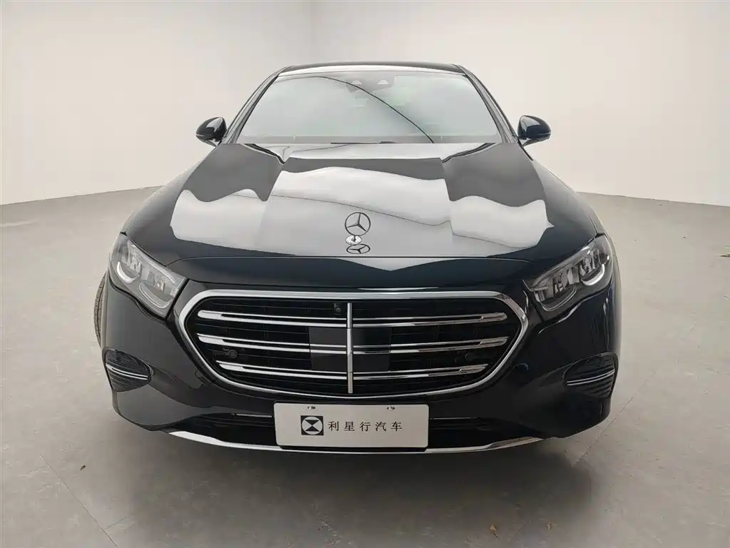 Mercedes-Benz E-Class — миниатюра 8