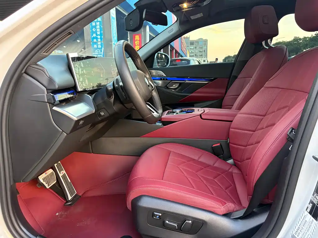 BMW 5 Series — миниатюра 11