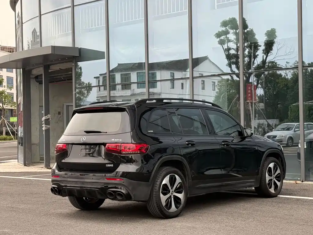 MERCEDES-BENZ  GLB