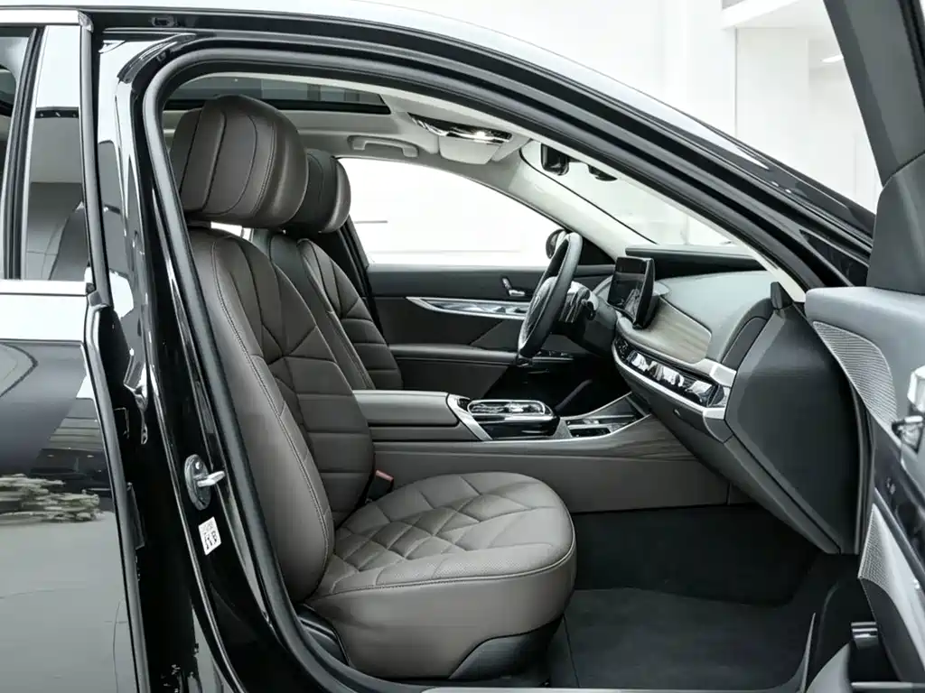 BMW 7 Series — миниатюра 8