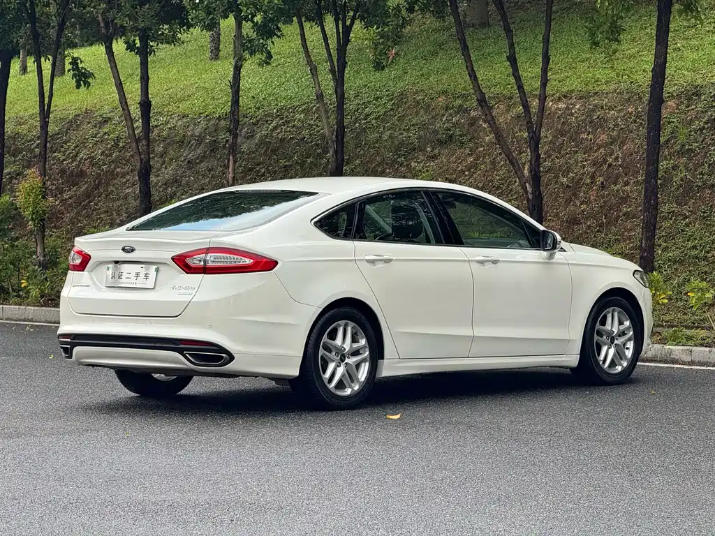 Ford Mondeo — миниатюра 9