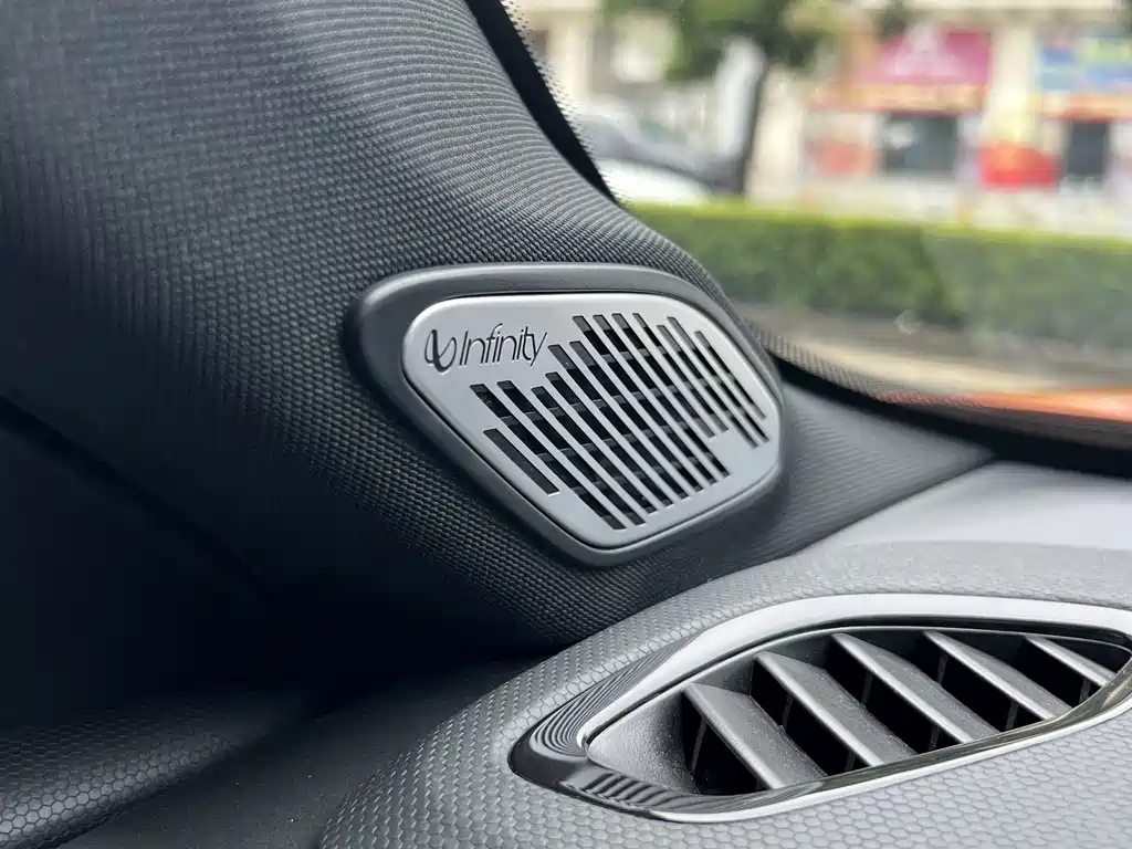 Lynk & Co 02 Hatchback — миниатюра 26