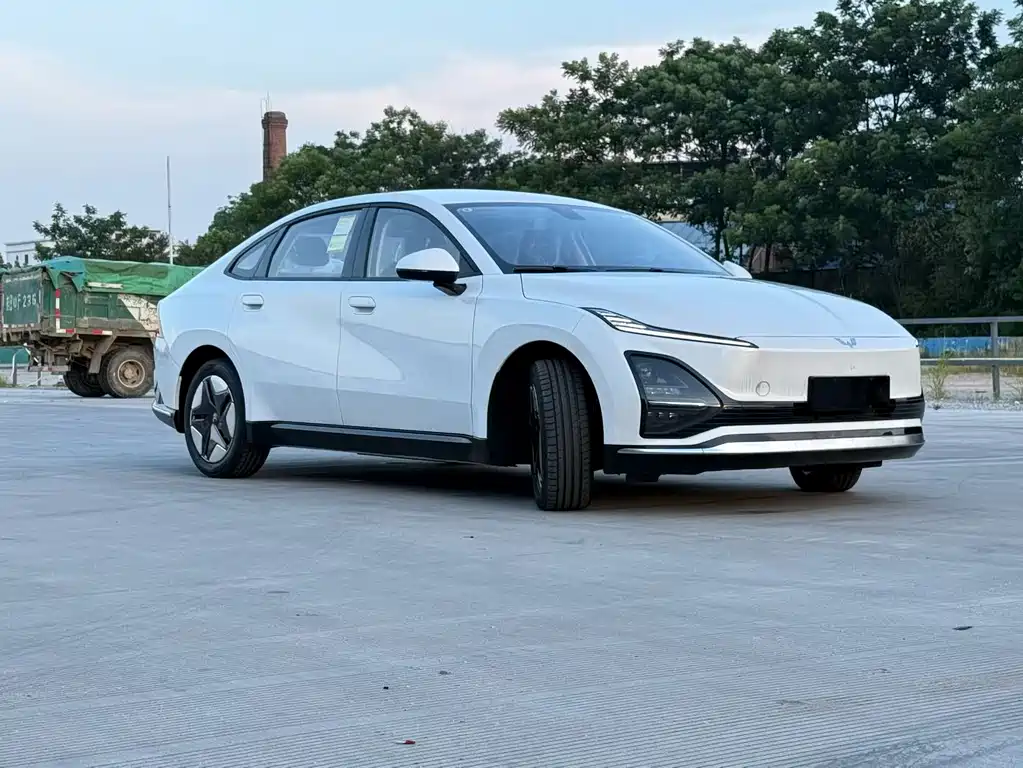 Wuling 五菱E5 — миниатюра 3