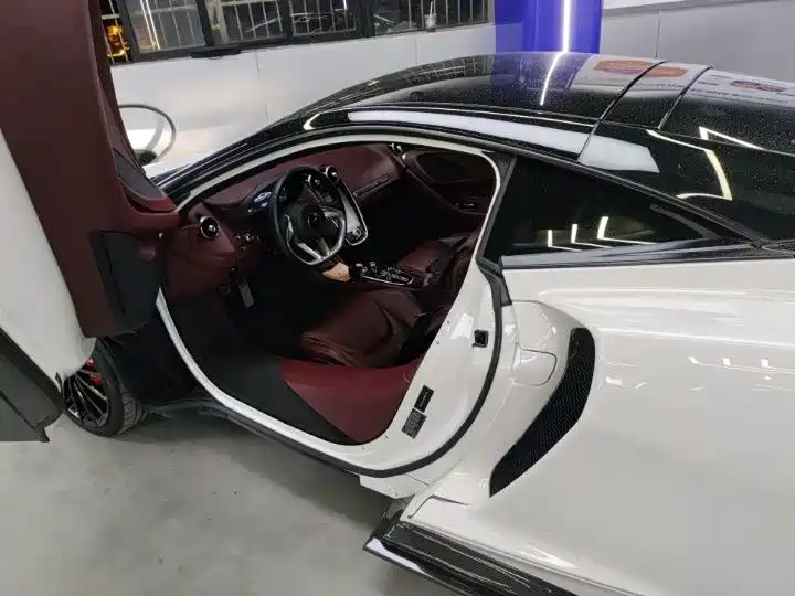 McLaren GT — миниатюра 4