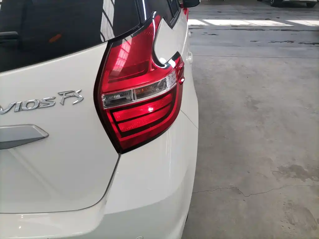 Toyota Vios FS — миниатюра 8