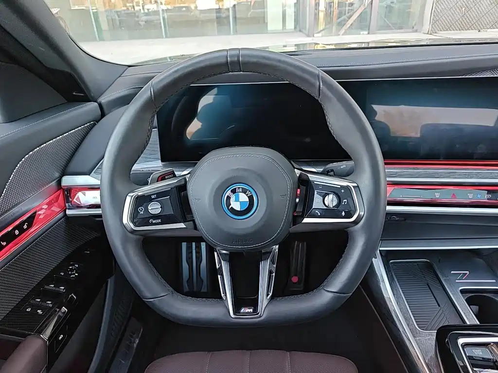 BMW i7 — миниатюра 14
