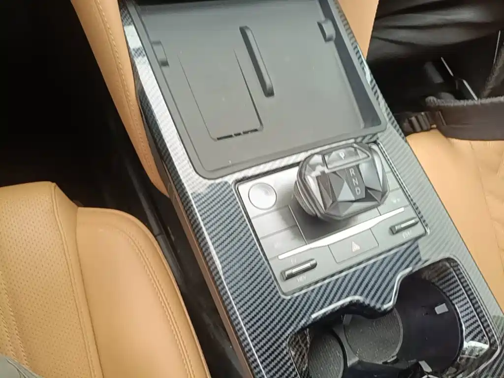 BYD L DM-i — миниатюра 14
