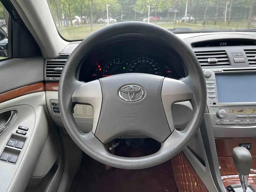 Toyota Camry — миниатюра 15