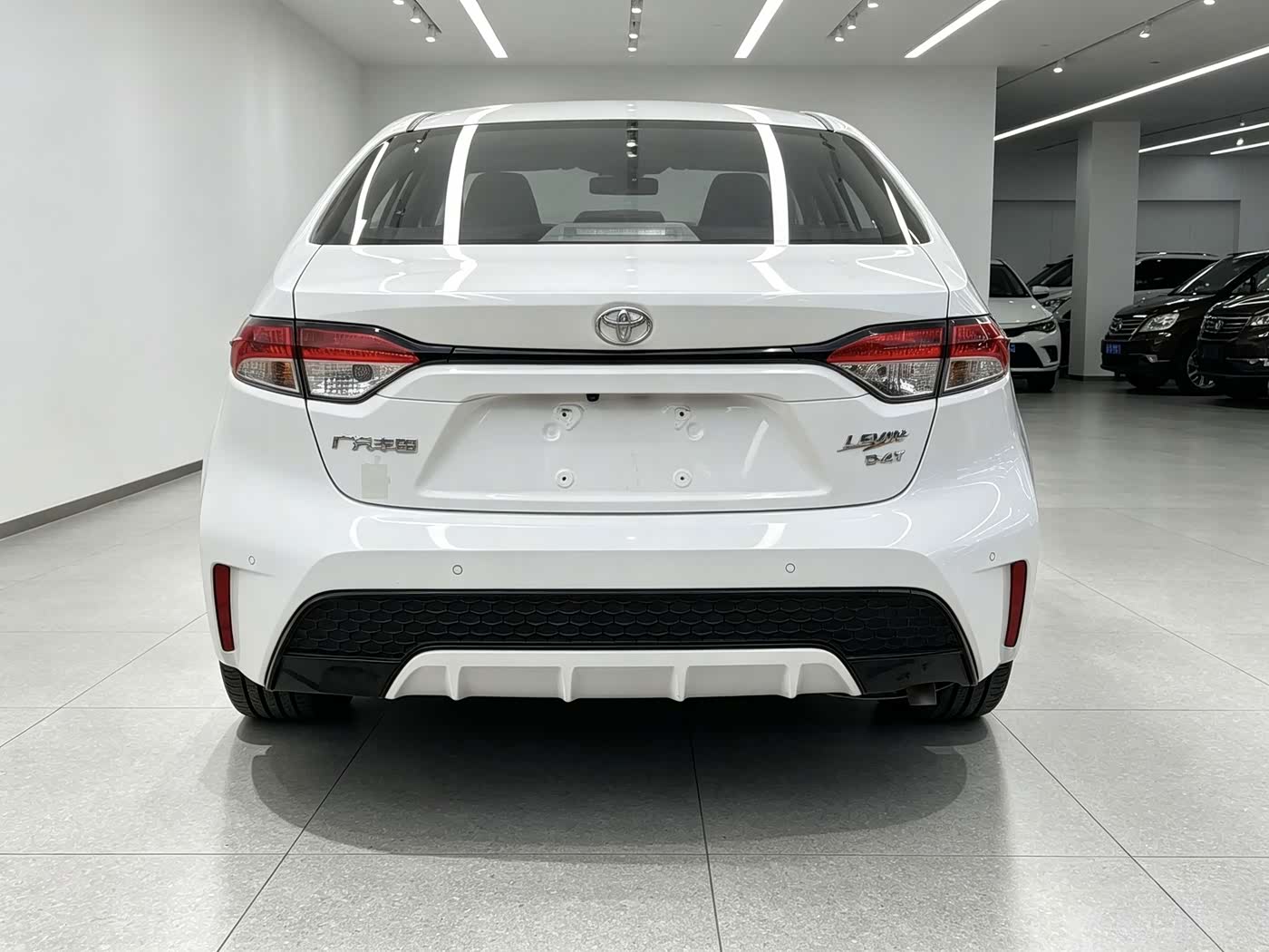 Toyota Levin 1.2 л 2023 г. Белый, пробег 18000 км