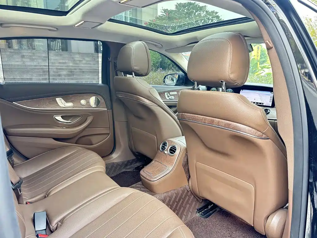 Mercedes-Benz E-Class — миниатюра 13