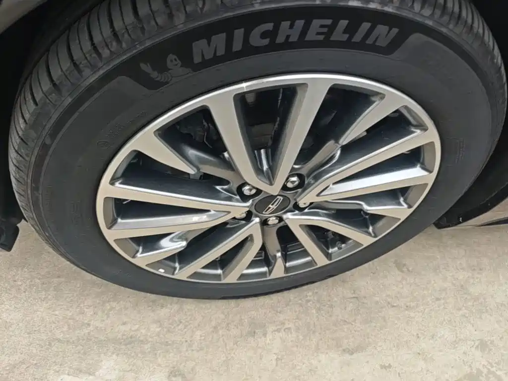 Lincoln Continental — миниатюра 23