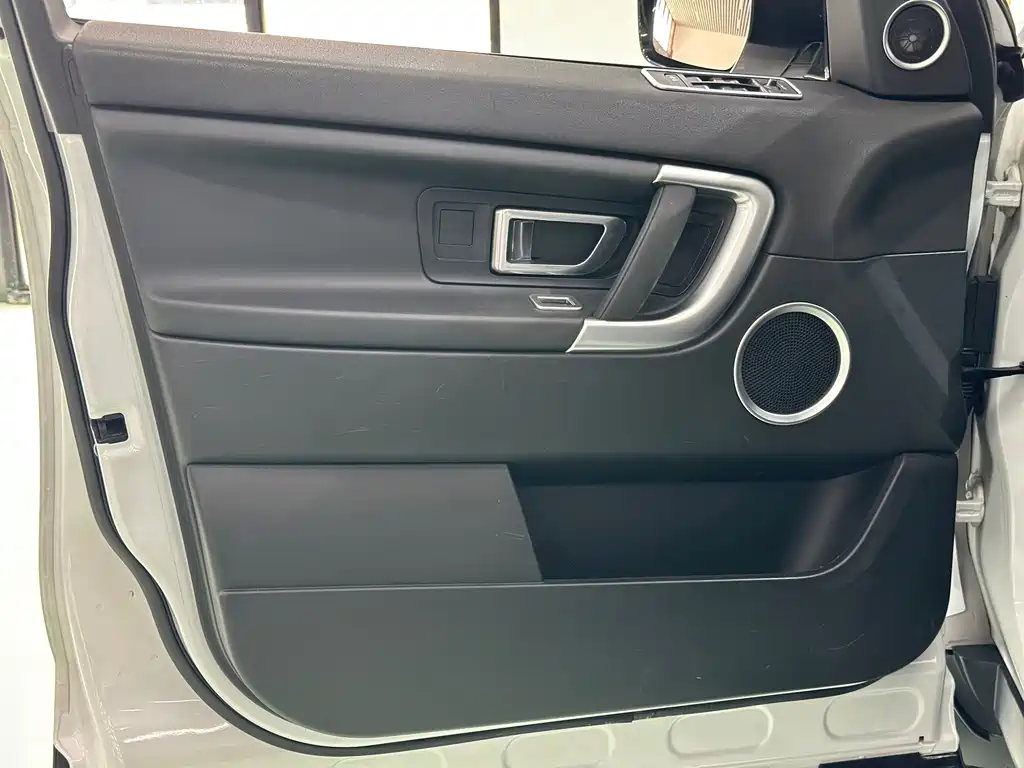 Land Rover Discovery Sport — миниатюра 13