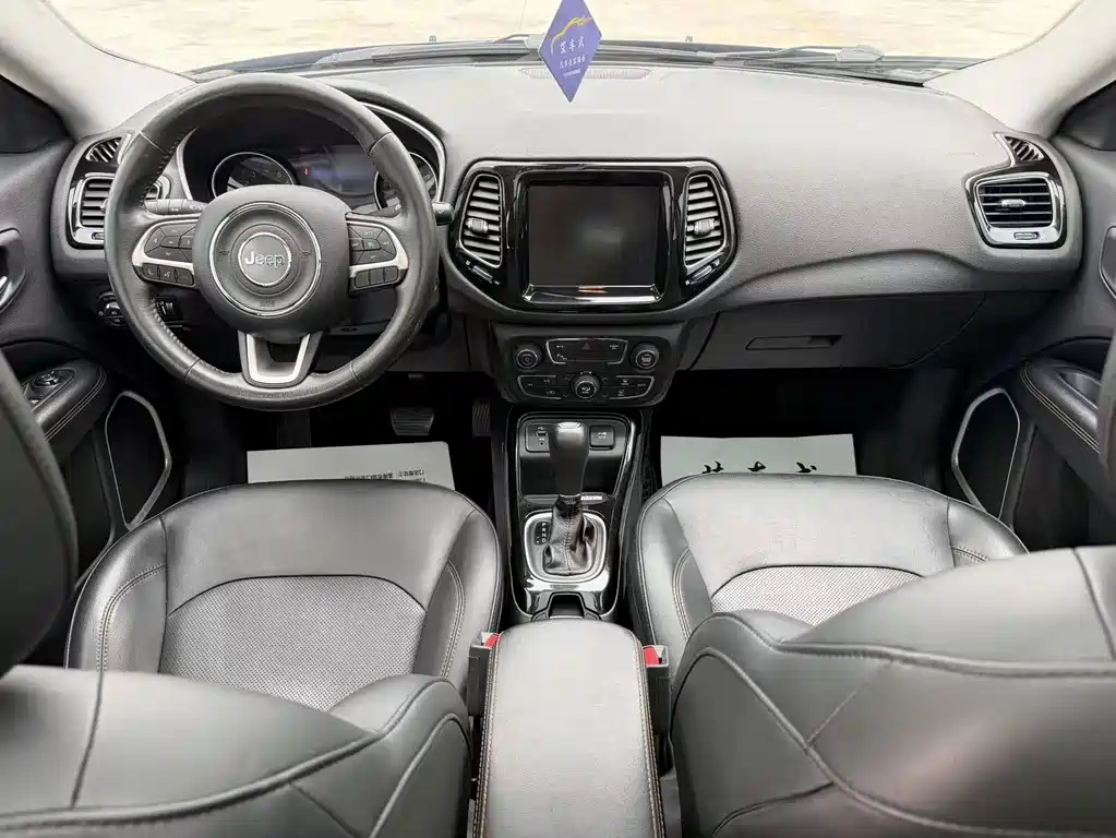 Jeep Compass — миниатюра 4