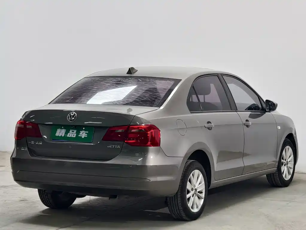 Volkswagen Jetta — миниатюра 4