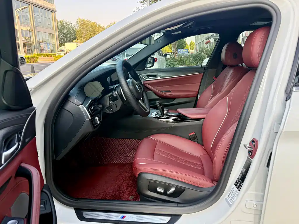 BMW 5 Series — миниатюра 7