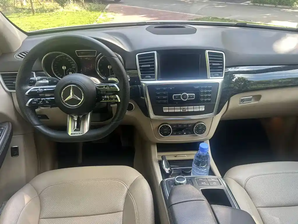 Mercedes-Benz M-Class — миниатюра 6