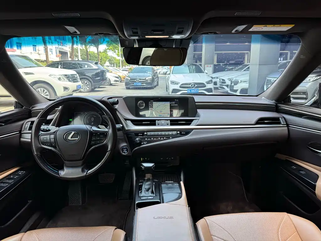Lexus ES — миниатюра 8