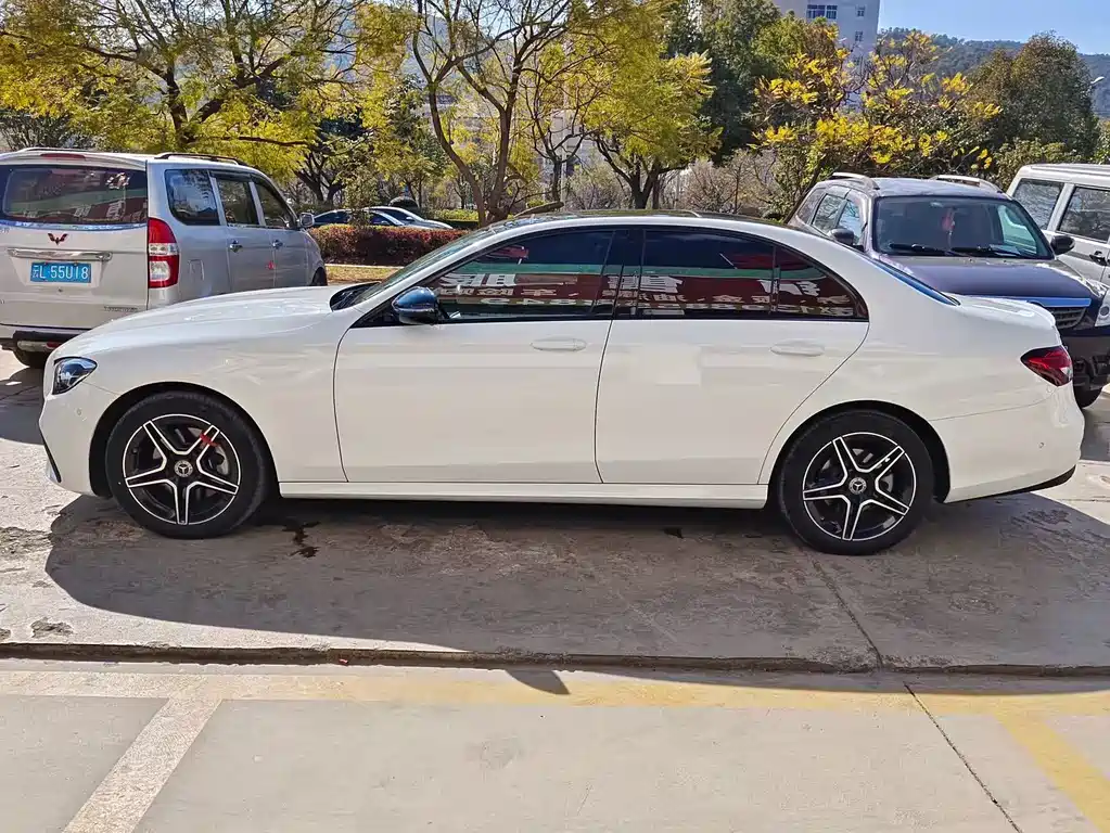 MERCEDES-BENZ E CLASS