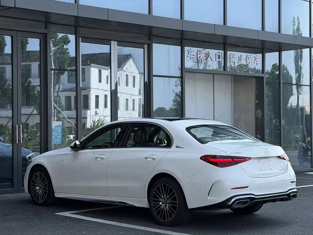 Mercedes-Benz C-Class — миниатюра 14