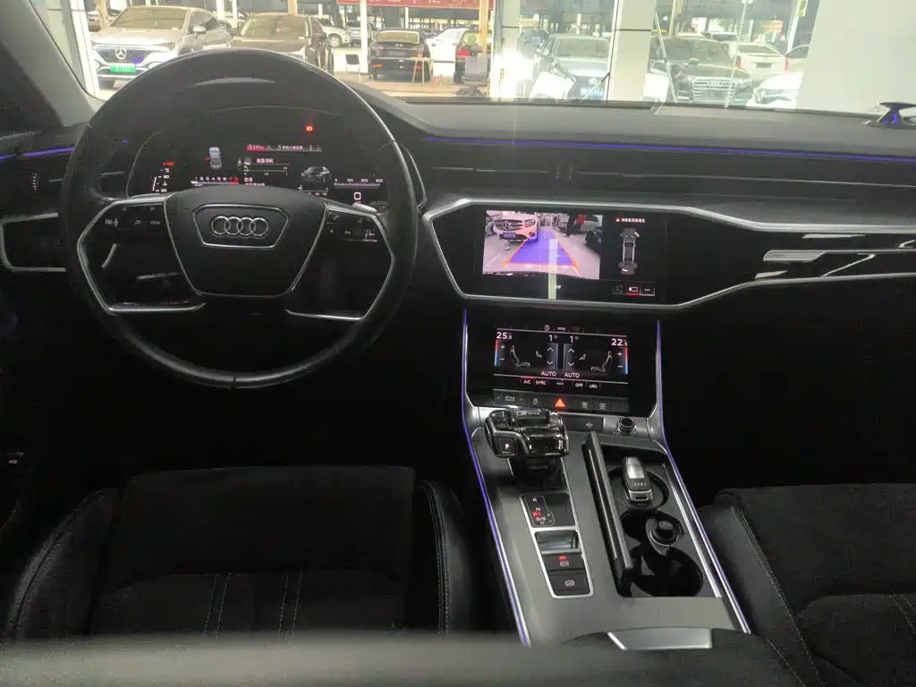 Audi A7L — миниатюра 6