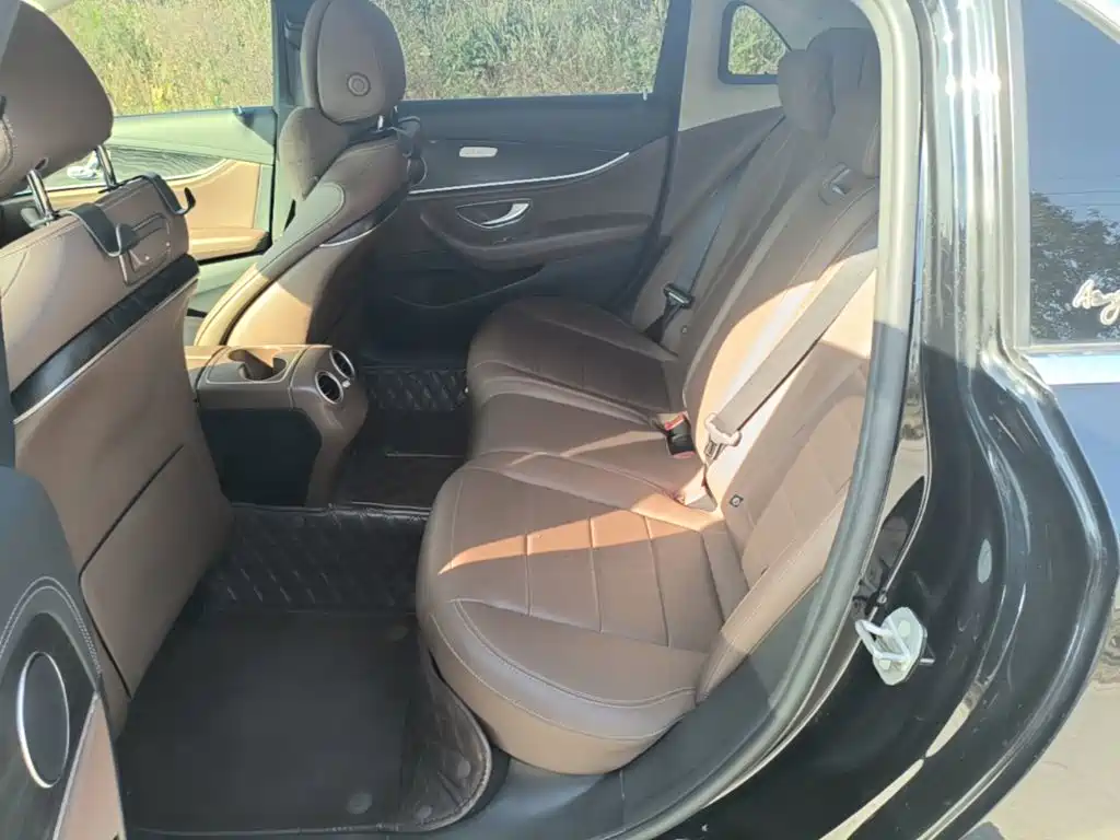 Mercedes-Benz E-Class — миниатюра 17