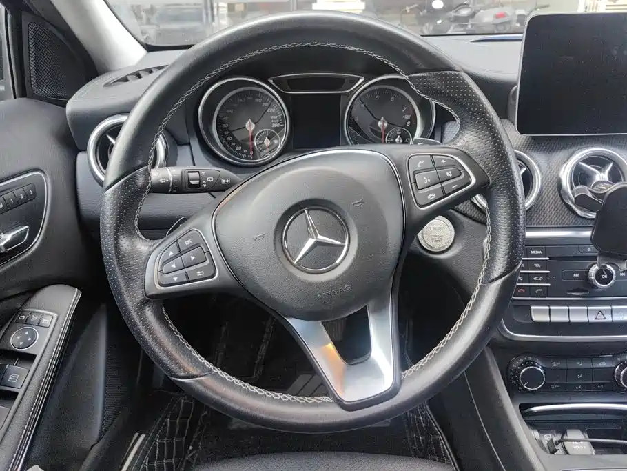Mercedes-Benz GLA — миниатюра 15