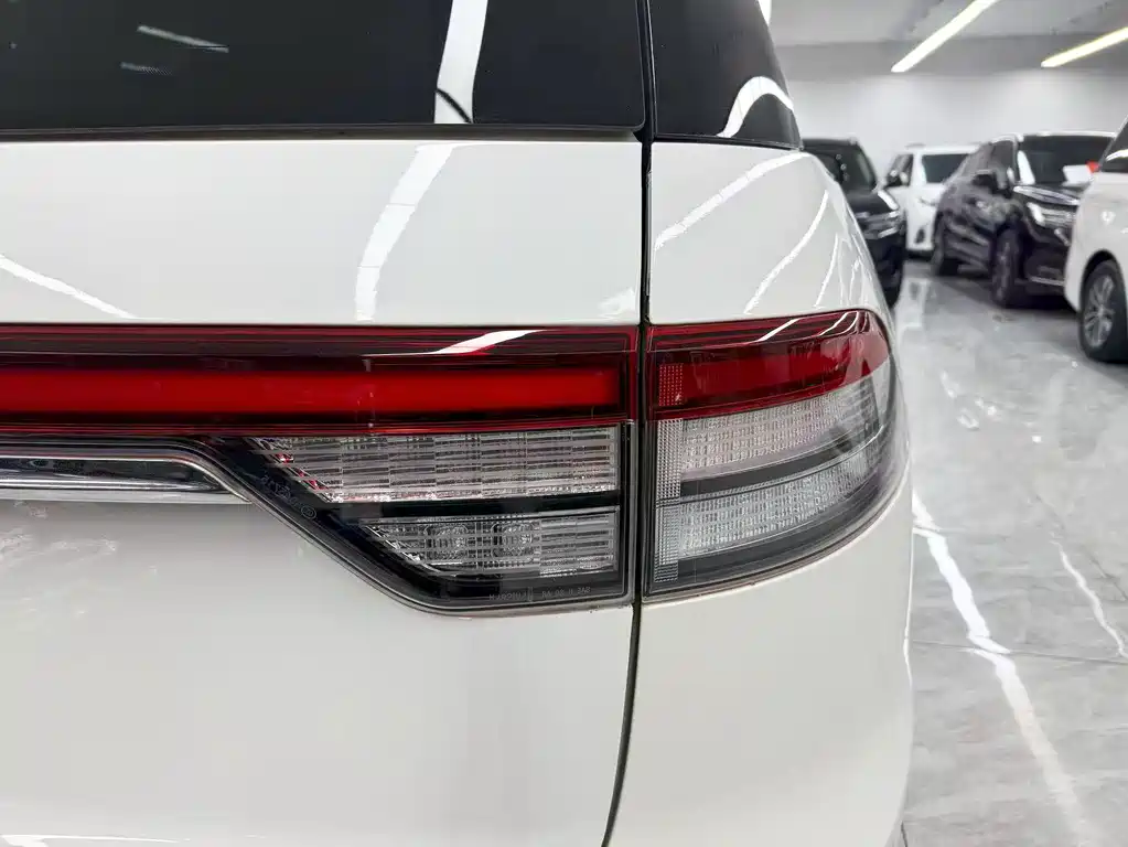 Lincoln Aviator — миниатюра 21