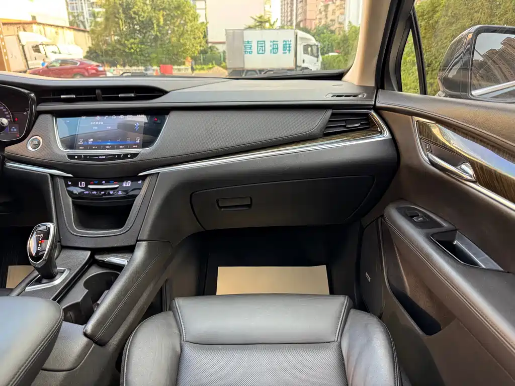 Cadillac XT5 — миниатюра 17