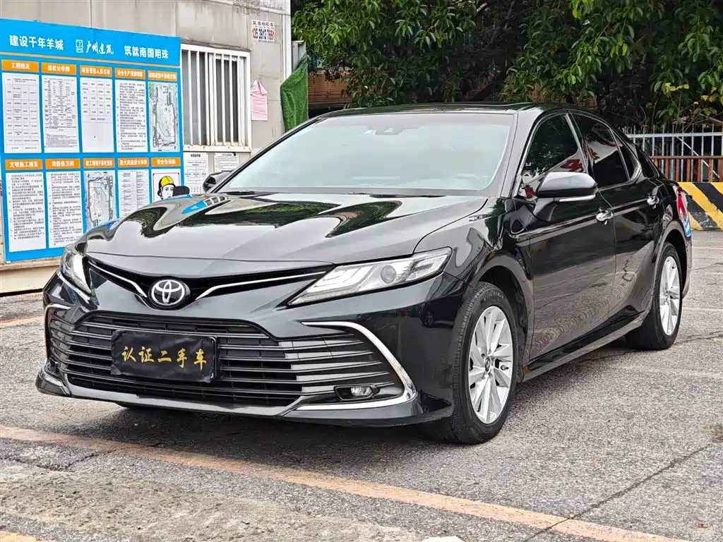 TOYOTA CAMRY