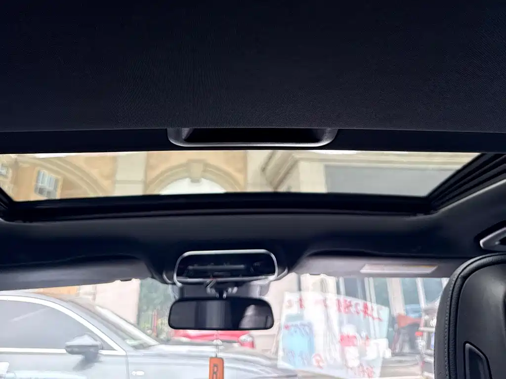 Mercedes-Benz C-Class — миниатюра 8