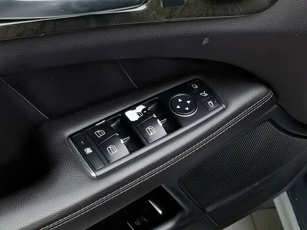 Mercedes-Benz CLS — миниатюра 9