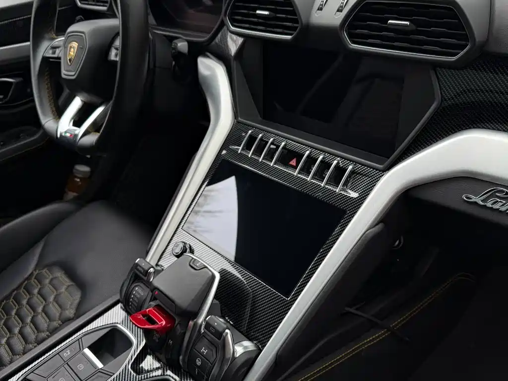 Lamborghini Urus — миниатюра 13
