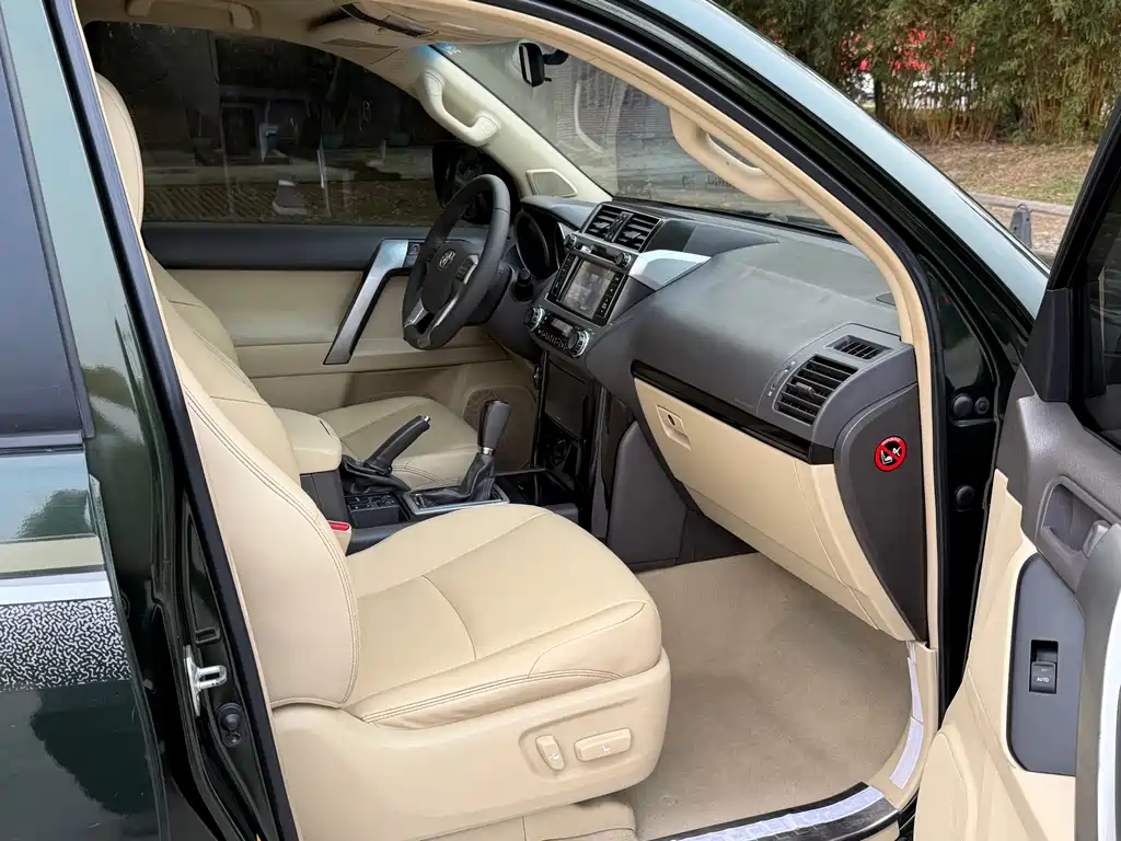 Toyota Land Cruiser Prado 2015 2.7L AT Standard