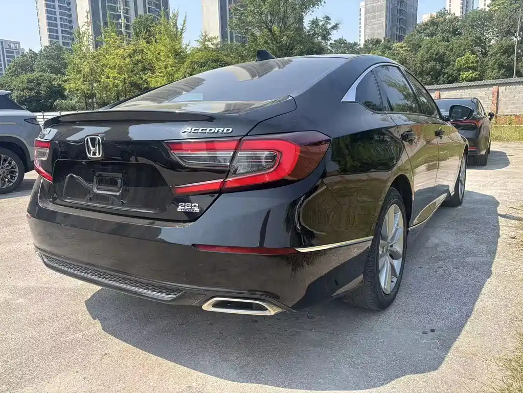 Honda Accord — миниатюра 7
