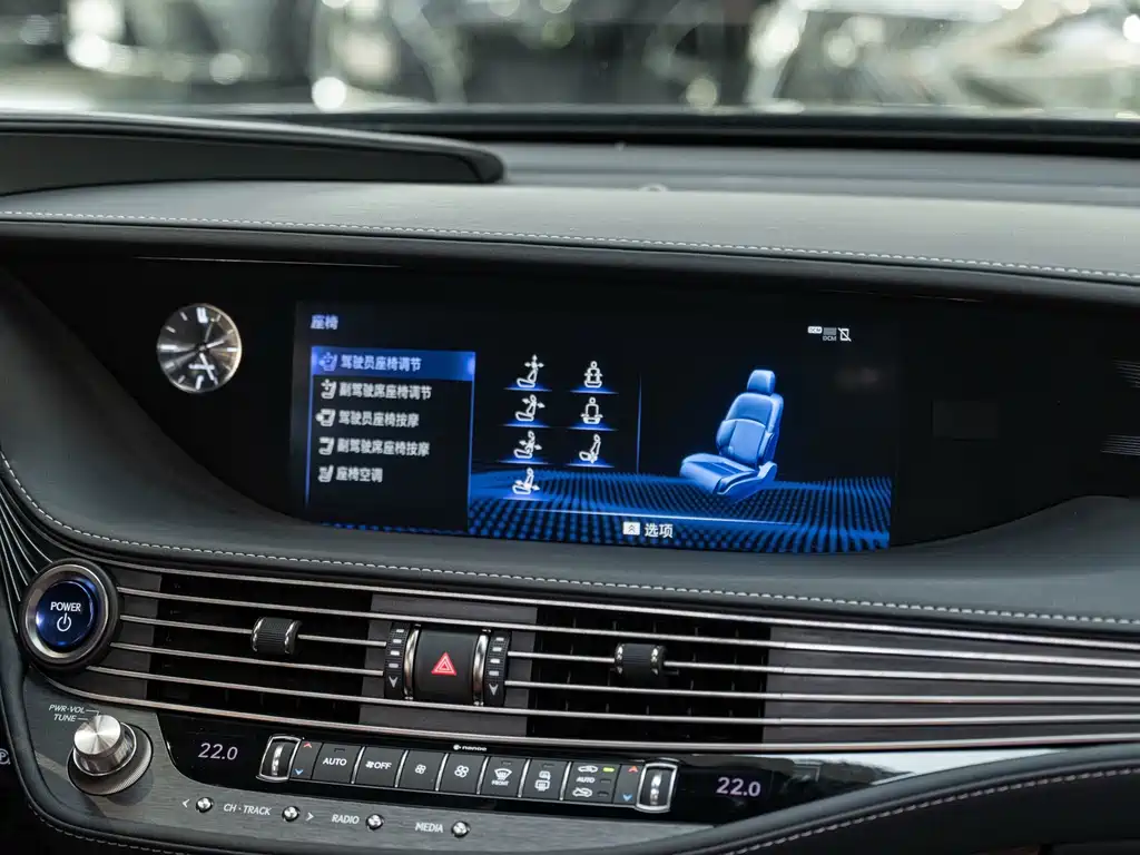 Lexus LS — миниатюра 16
