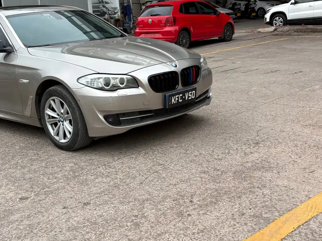 BMW 5 Series — миниатюра 9