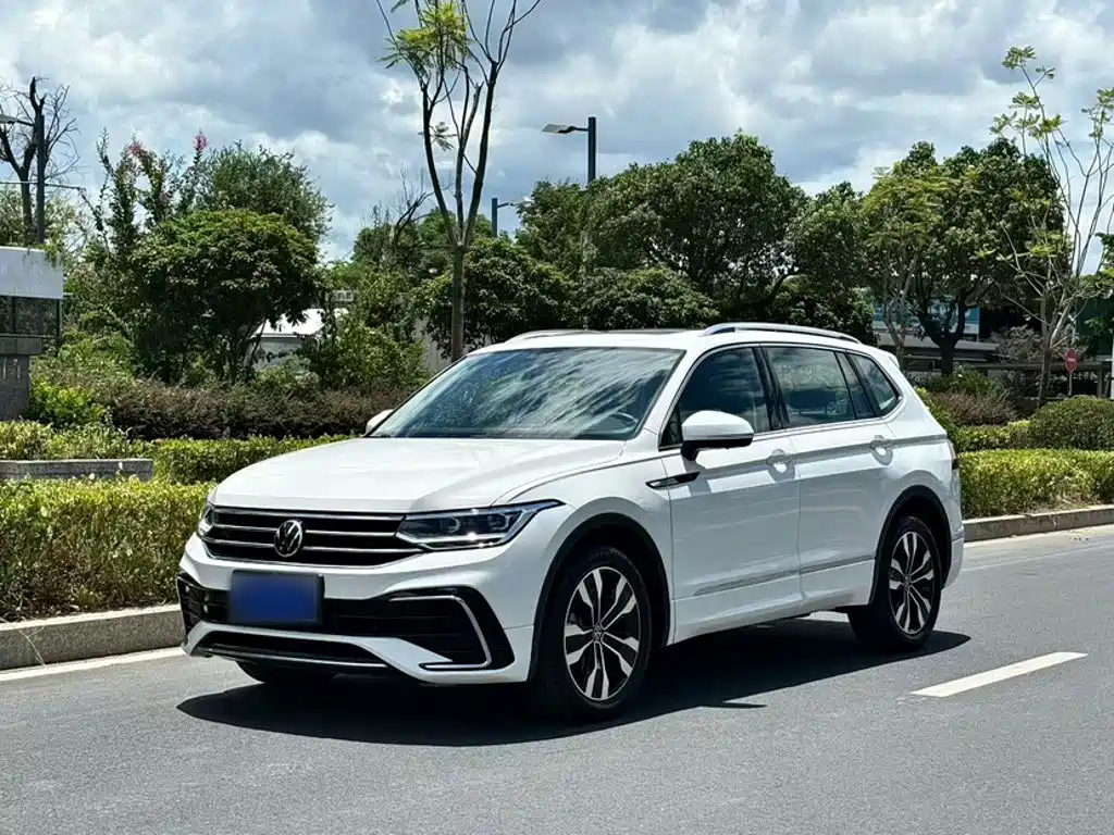Volkswagen Tiguan L — миниатюра 26
