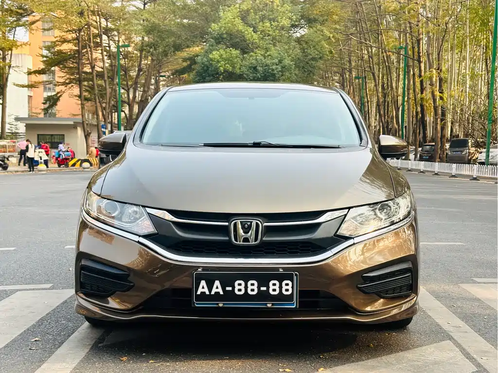 Honda Jade 2017 1.8L AT 5 мест