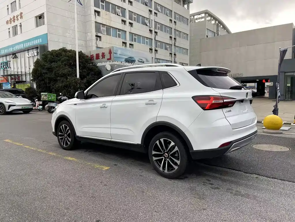 ROEWE RX3