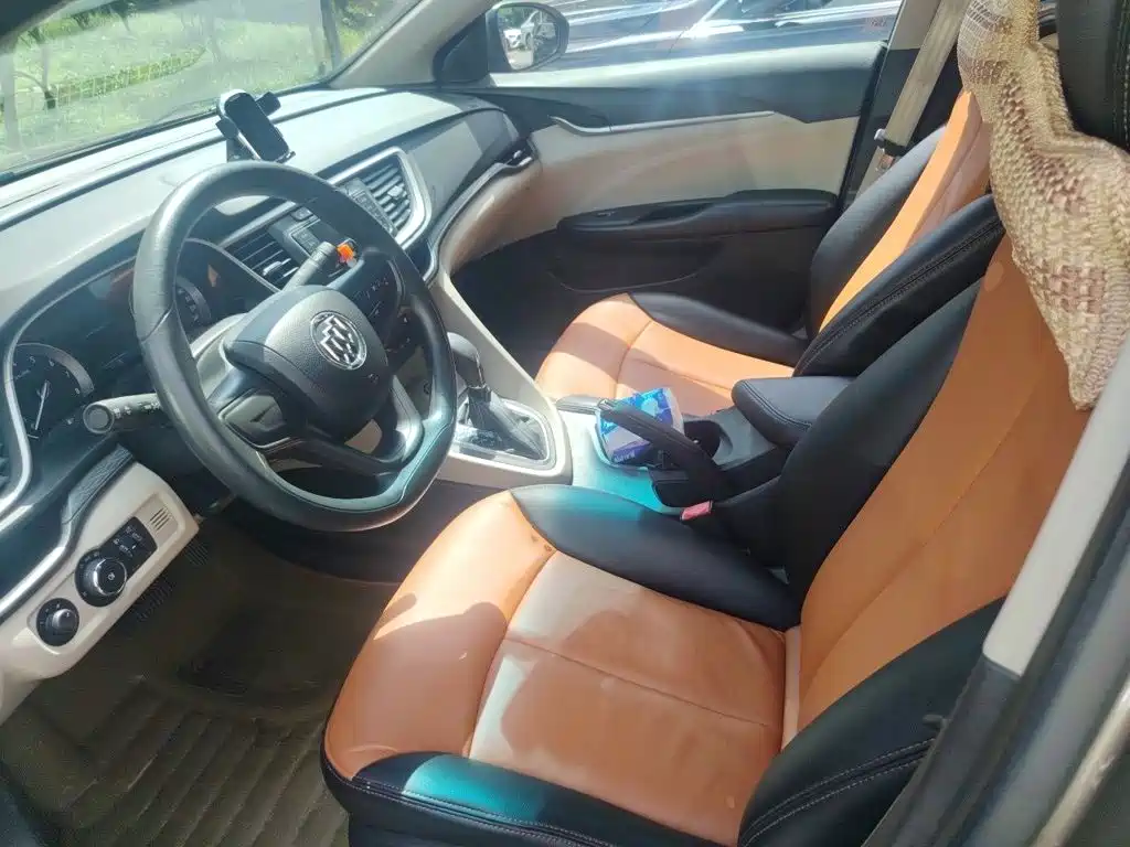 Buick Excelle — миниатюра 8