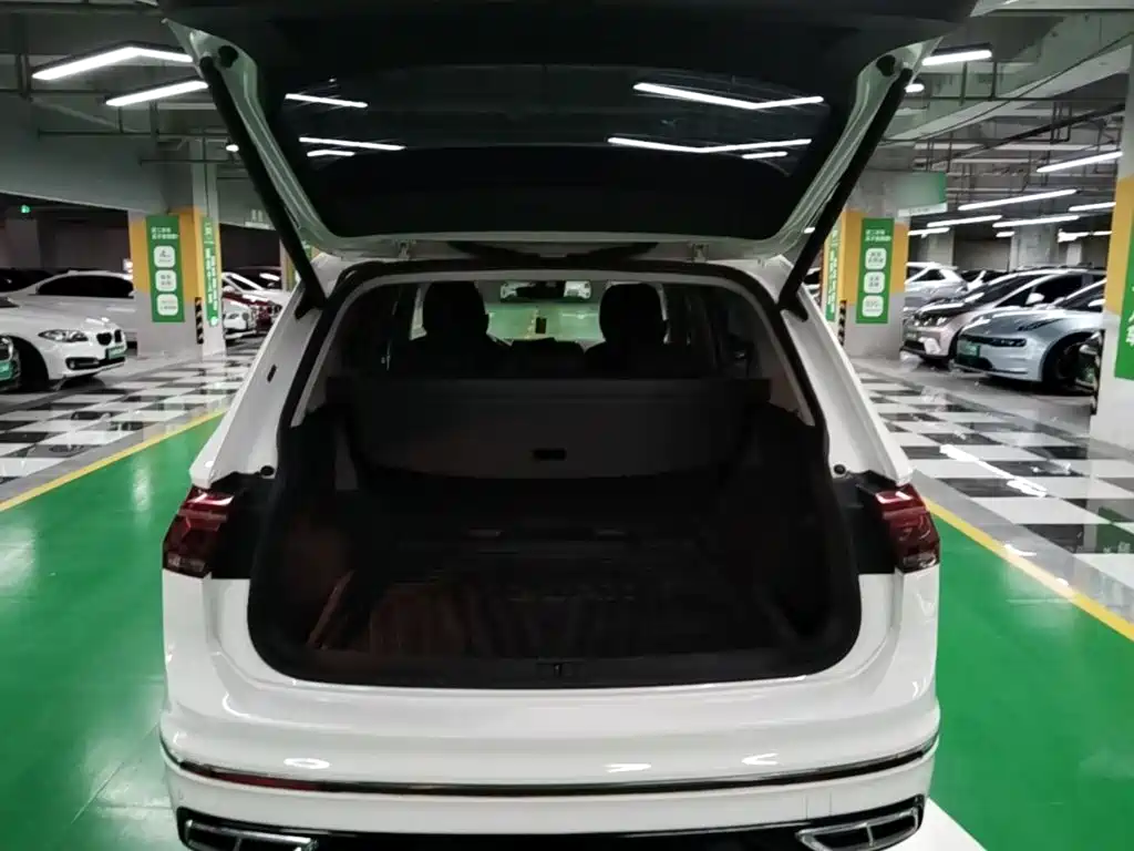 Volkswagen Tiguan L — миниатюра 10
