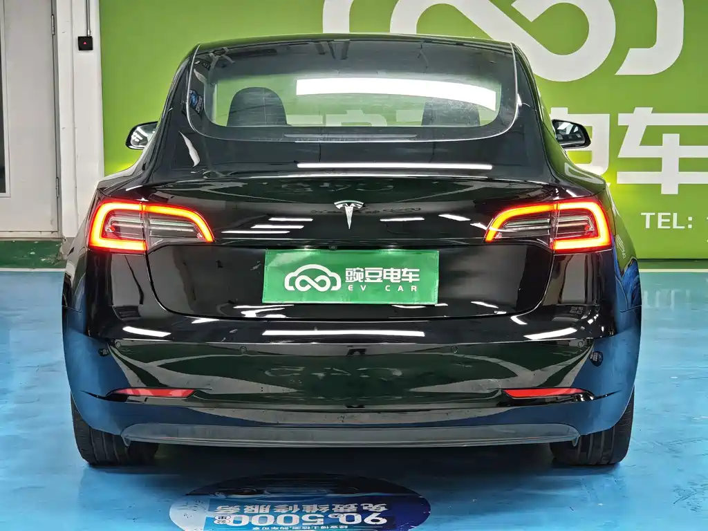 Tesla Model 3 — миниатюра 17