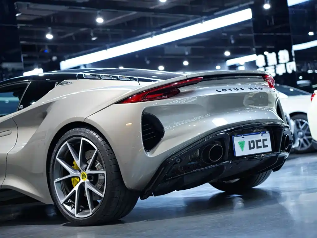 Lotus Emira — миниатюра 6