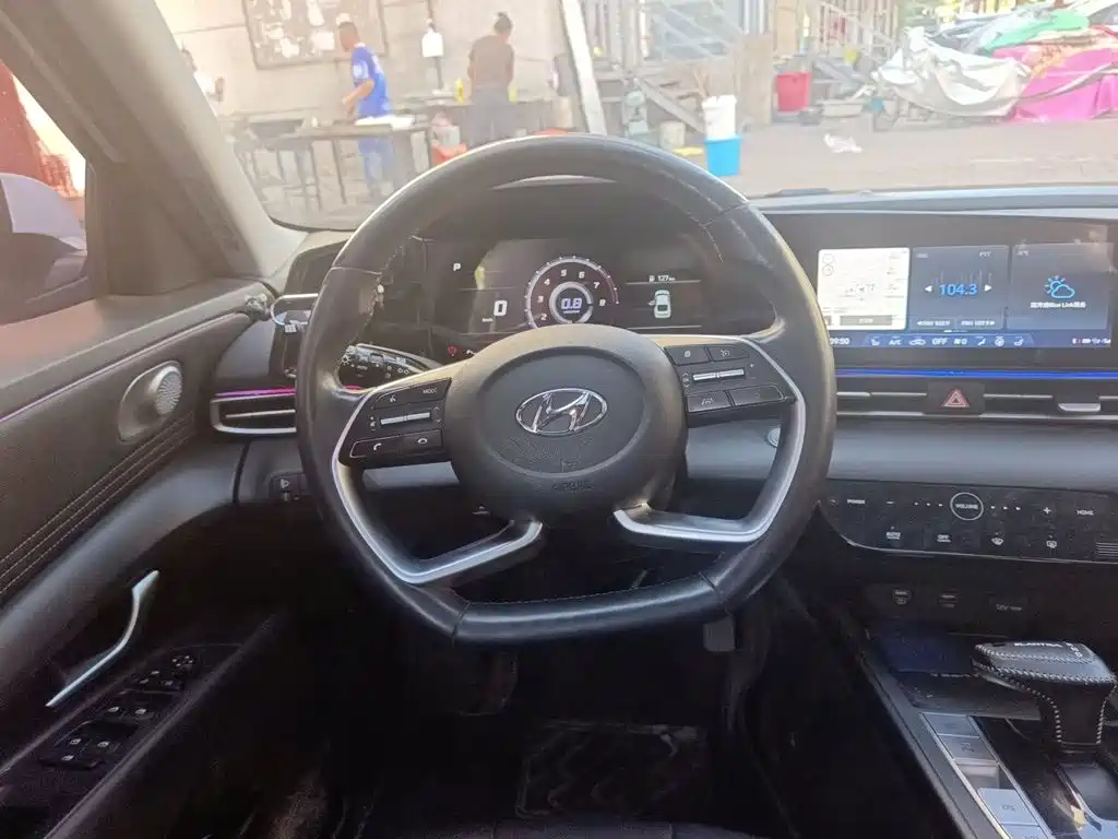 Hyundai Elantra — миниатюра 11