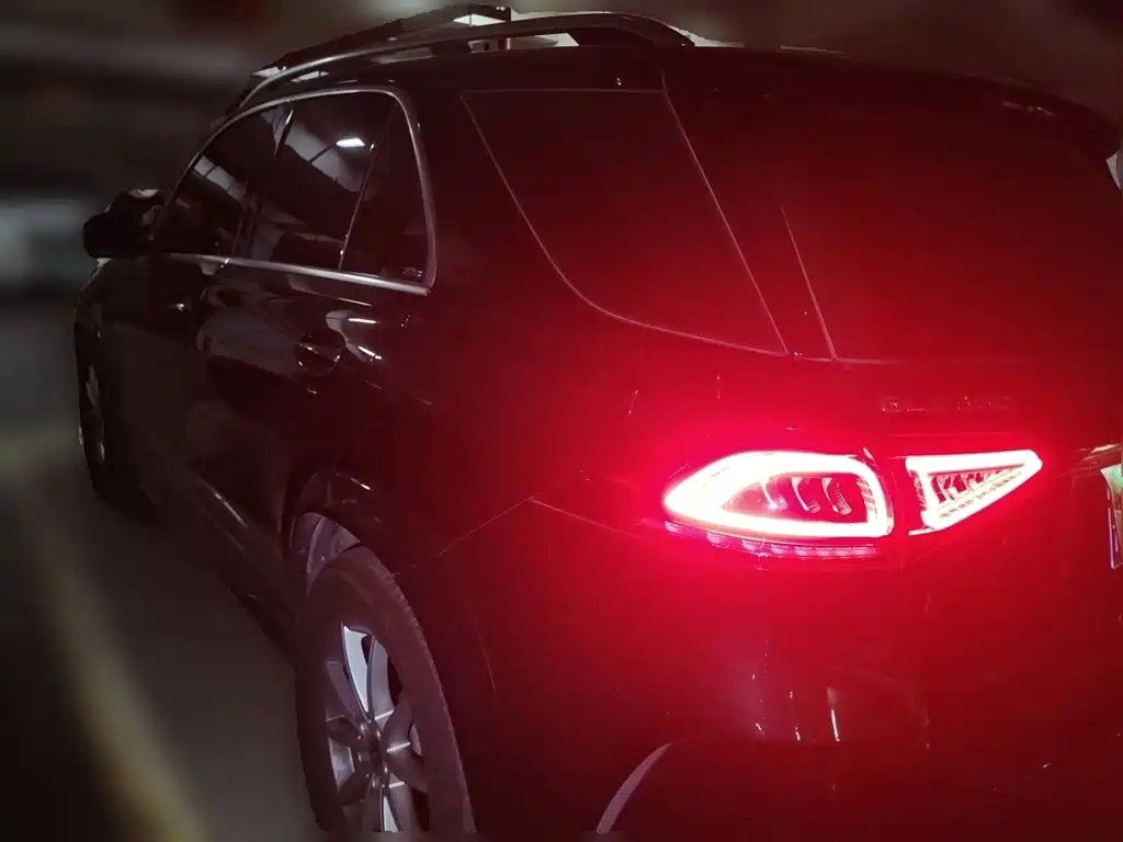 Mercedes-Benz GLE (Import) — миниатюра 25
